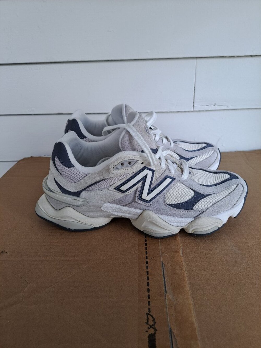 New Balance U9060EEB Sneakers for Men Size 9 and Women Size 10.5 in 'Moonrock